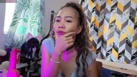 Snapshot of badlilbambi chatting on September 2025 12:32:01 AM badlilbambi online show from September 2025 12:32:01 AM