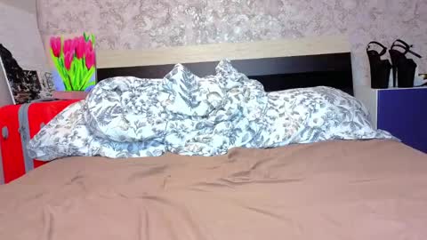 holly online show from April 2026 03:40:02 PM