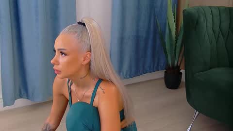 Snapshot of bailey_rush chatting on October 2025 02:40:02 PM bailey_rush online show from October 2025 02:40:02 PM