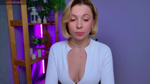 Elly online show from March 2026 05:25:02 AM