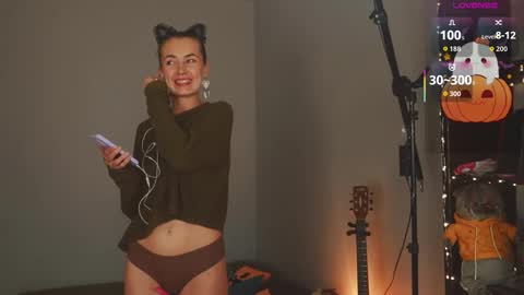 Snapshot of bananya_kitty chatting on October 2025 11:51:02 PM Ellen and online show from October 2025 11:51:02 PM