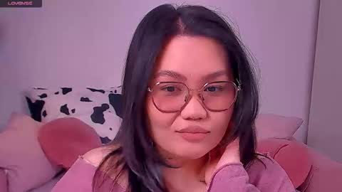 Barbie Kim online show from December 2025 09:27:01 AM