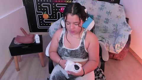 Snapshot of barbara_honey chatting on February 2025 06:44:01 PM Barbara online show from February 2025 06:44:01 PM