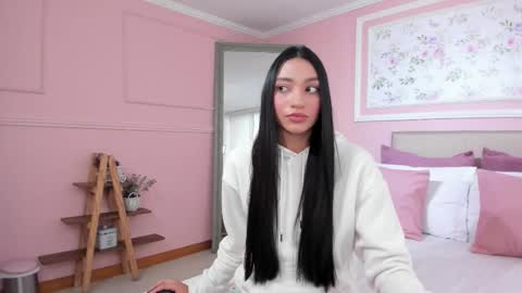 Snapshot of barbara_noa chatting on December 2025 12:21:02 PM Barbara Noa online show from December 2025 12:21:02 PM