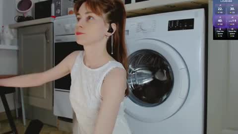 Snapshot of barbarian_girl chatting on September 2025 04:54:01 PM Amina online show from September 2025 04:54:01 PM