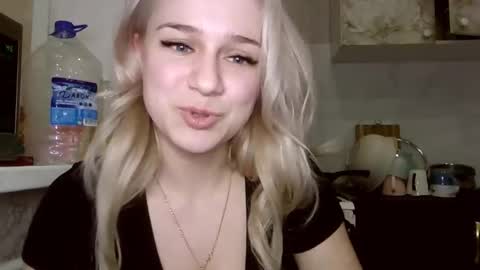 Snapshot of barbie___girl chatting on February 2026 07:01:02 PM barbie___girl online show from February 2026 07:01:02 PM