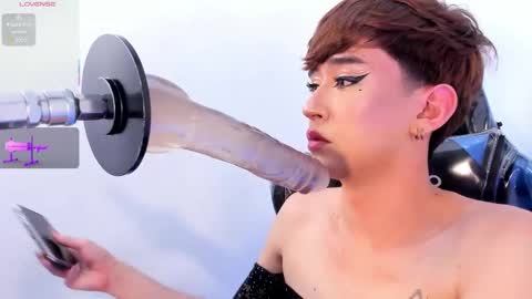 Snapshot of barbie_boy_ chatting on November 2025 05:30:02 AM I work from home this is my room 3 online show from November 2025 05:30:02 AM