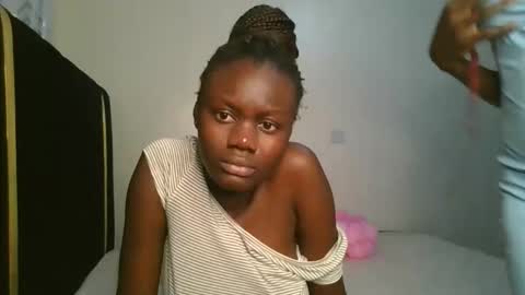 Snapshot of barbie_queen2 chatting on September 2025 01:09:02 AM queen online show from September 2025 01:09:02 AM