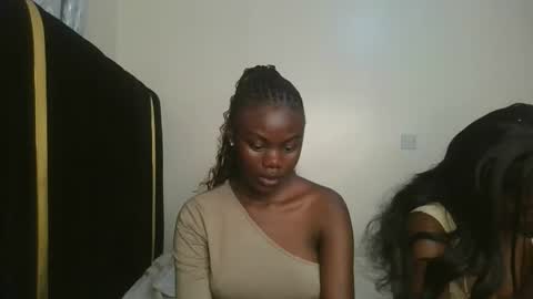 Snapshot of barbie_queen2 chatting on October 2025 01:04:02 AM queen online show from October 2025 01:04:02 AM