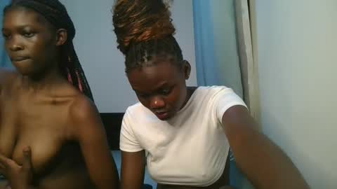 Snapshot of barbie_queen2 chatting on October 2025 11:27:01 PM queen online show from October 2025 11:27:01 PM