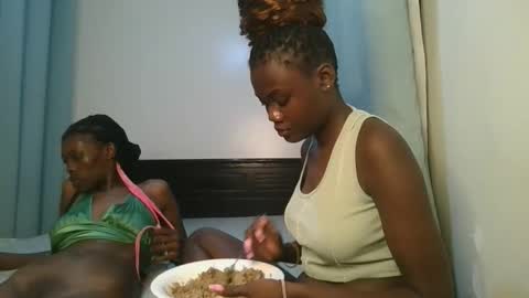 Snapshot of barbie_queen2 chatting on October 2025 11:39:01 PM queen online show from October 2025 11:39:01 PM