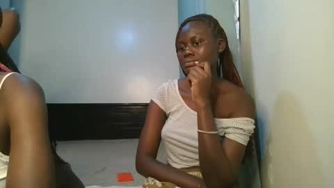 Snapshot of barbie_queen2 chatting on November 2025 01:22:02 PM queen online show from November 2025 01:22:02 PM