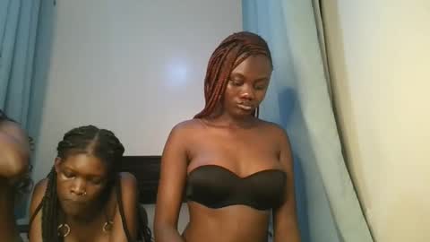 Snapshot of barbie_queen2 chatting on December 2025 12:19:01 AM queen online show from December 2025 12:19:01 AM