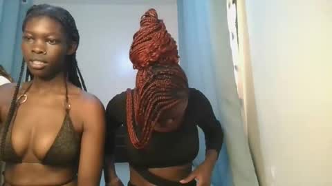 Snapshot of barbie_queen2 chatting on December 2025 09:36:01 AM queen online show from December 2025 09:36:01 AM