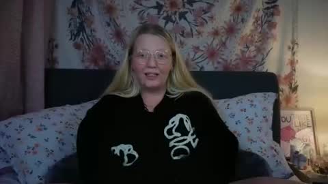 Snapshot of barbiegirl966 chatting on April 2026 08:29:02 PM barbiegirl966 online show from April 2026 08:29:02 PM