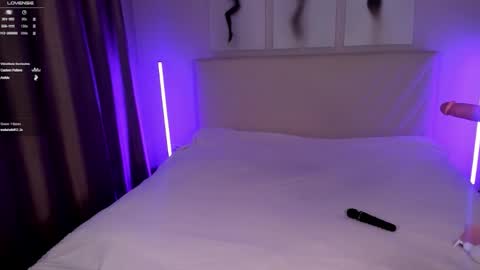  Emma online show from October 2025 08:07:01 PM