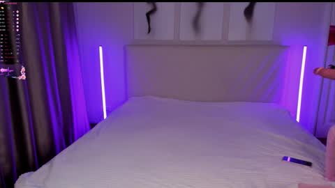  Emma online show from March 2026 09:43:01 PM