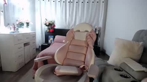 VALENTINA online show from December 2025 02:32:02 AM