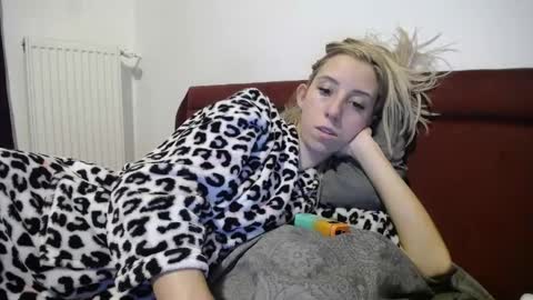Snapshot of barelylegalblondy chatting on January 2025 07:37:01 PM Lena online show from January 2025 07:37:01 PM