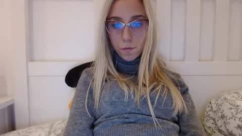 Lena online show from November 2025 05:45:02 PM