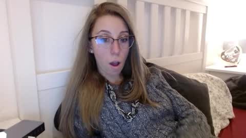 Lena online show from November 2025 07:32:02 PM