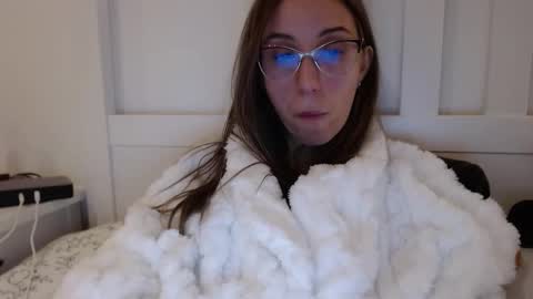 Lena online show from November 2025 09:42:01 AM