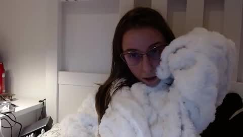 Lena online show from November 2025 07:16:02 PM