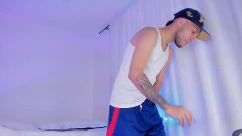 Bruce  online show from October 2025 09:14:02 PM