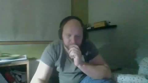 Snapshot of bart_poland chatting on November 2025 09:35:01 PM bart_poland online show from November 2025 09:35:01 PM