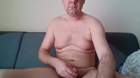 bartek4100 online show from March 2026 01:37:01 PM