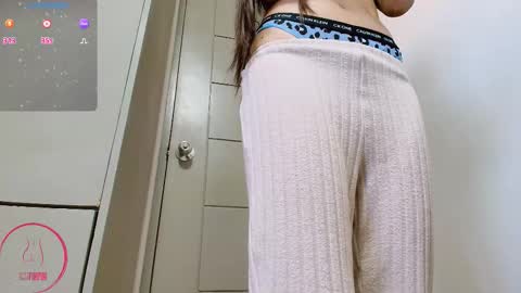 Snapshot of basapukipuki chatting on November 2025 01:27:01 AM PukiPuki online show from November 2025 01:27:01 AM