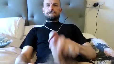 Snapshot of basiccamguy chatting on September 2025 01:15:02 PM basiccamguy online show from September 2025 01:15:02 PM