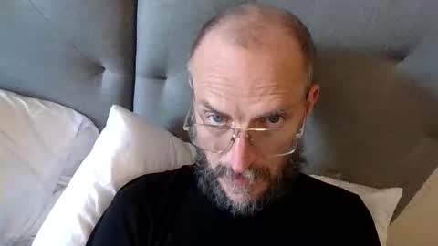 Snapshot of basiccamguy chatting on October 2025 01:10:01 PM basiccamguy online show from October 2025 01:10:01 PM