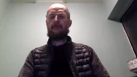 Snapshot of basiccamguy chatting on October 2025 07:35:02 PM basiccamguy online show from October 2025 07:35:02 PM