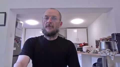 Snapshot of basiccamguy chatting on October 2025 09:21:01 AM basiccamguy online show from October 2025 09:21:01 AM