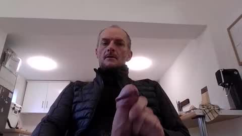 Snapshot of basiccamguy chatting on November 2025 09:21:02 AM basiccamguy online show from November 2025 09:21:02 AM