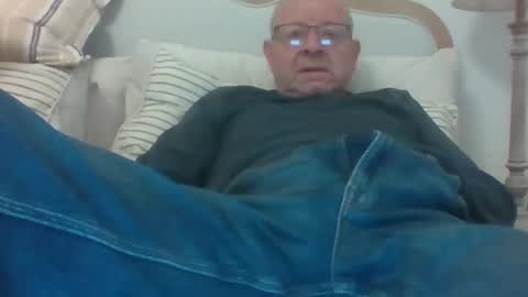 Snapshot of bass245 chatting on March 2026 06:18:02 PM Bass245 online show from March 2026 06:18:02 PM