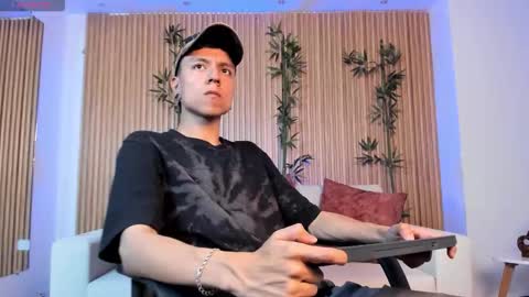 Snapshot of basthiianxxx chatting on December 2025 07:08:02 PM Basthiian online show from December 2025 07:08:02 PM