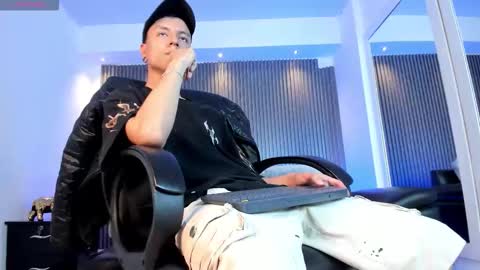 Snapshot of basthiianxxx chatting on December 2025 07:31:02 PM Basthiian online show from December 2025 07:31:02 PM