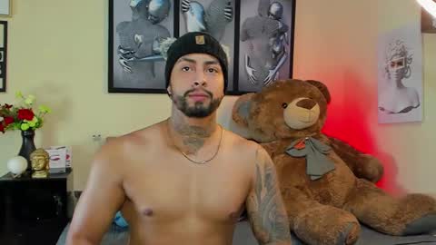 bastian_jones1 online show from February 2025 04:42:02 AM