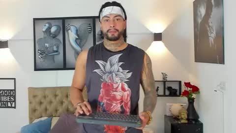 bastian_jones1 online show from October 2025 07:00:01 PM