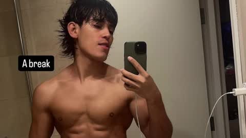Snapshot of bastianmaalouf chatting on January 2025 12:28:02 AM Bastian Maalouf online show from January 2025 12:28:02 AM