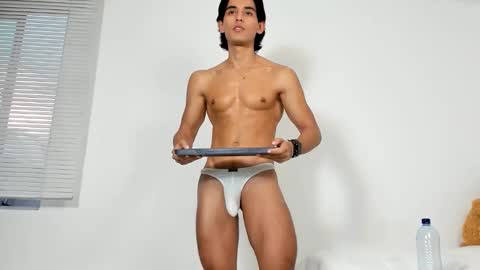 Snapshot of bastianmaalouf chatting on October 2025 10:32:02 PM Bastian Maalouf online show from October 2025 10:32:02 PM