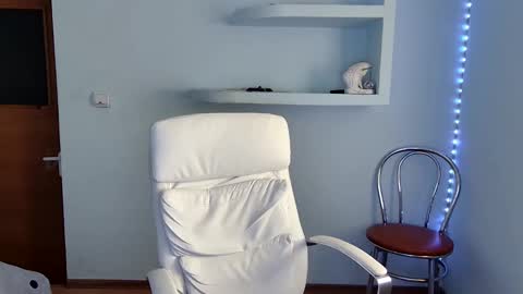 Snapshot of basystem8 chatting on February 2025 01:19:02 PM BASY online show from February 2025 01:19:02 PM