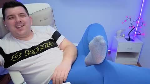 Snapshot of basystem8 chatting on November 2025 04:31:02 PM BASY online show from November 2025 04:31:02 PM