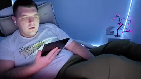 Snapshot of basystem8 chatting on December 2025 04:30:01 AM BASY online show from December 2025 04:30:01 AM