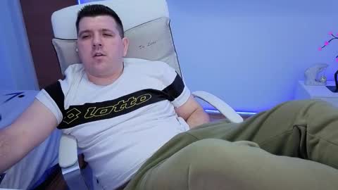 Snapshot of basystem8 chatting on December 2025 04:19:01 AM BASY online show from December 2025 04:19:01 AM