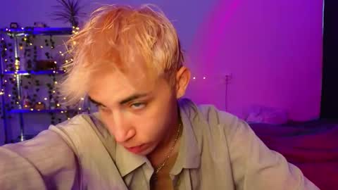 Snapshot of batarol0 chatting on September 2025 09:20:02 AM mett online show from September 2025 09:20:02 AM