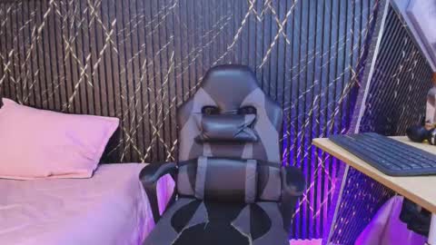    online show from October 2025 02:25:01 PM