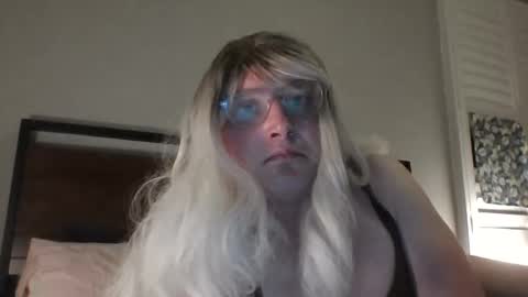 Snapshot of bawblejam chatting on December 2024 11:34:01 AM BjBambi online show from December 2024 11:34:01 AM